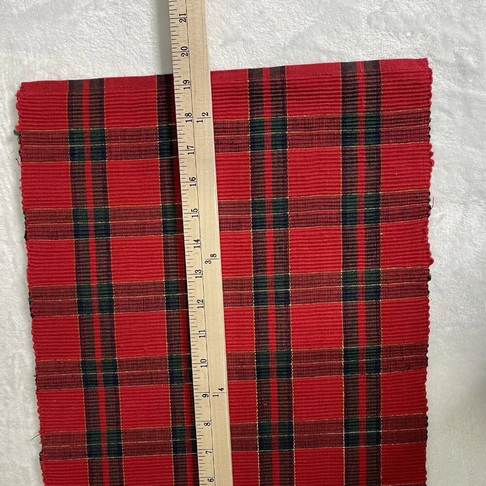Bed Bath & Beyond Christmas Red & Green 6‎ Cloth Placemats & 8 Matching Napkins
